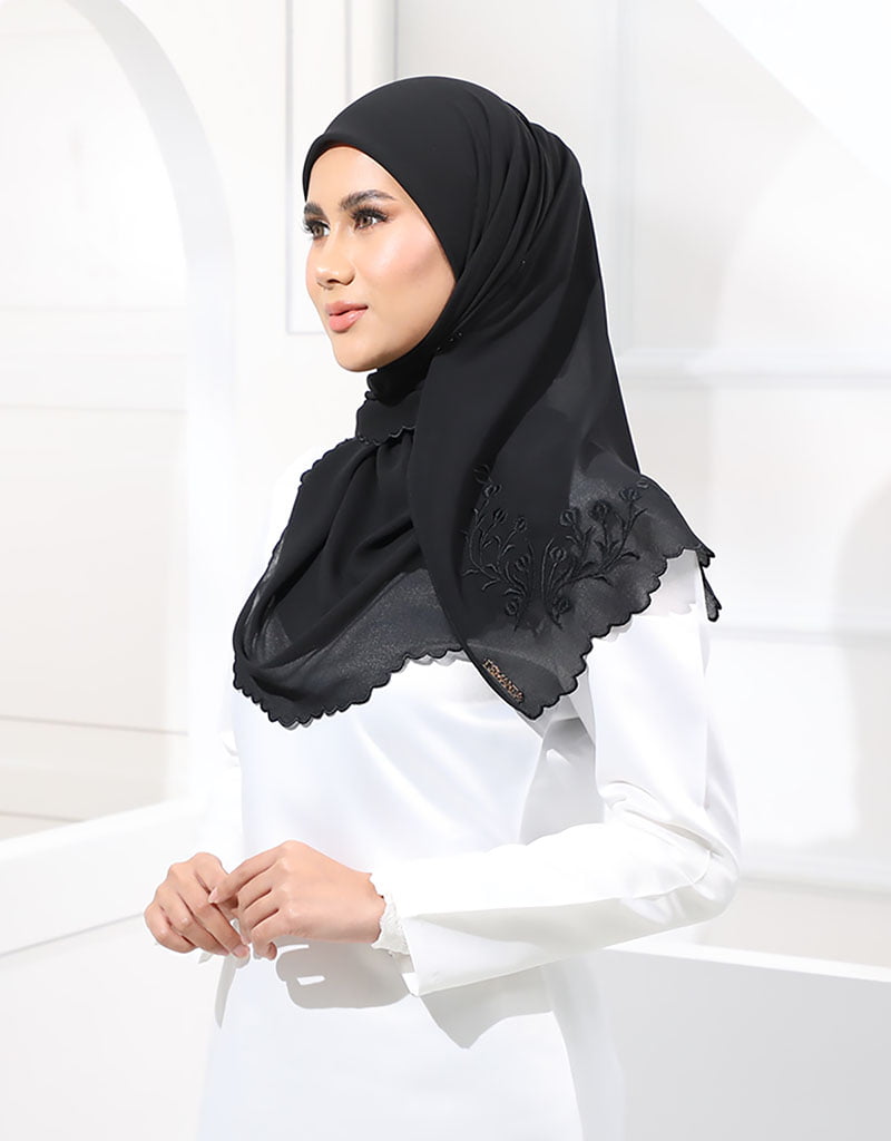 Maharani in Black