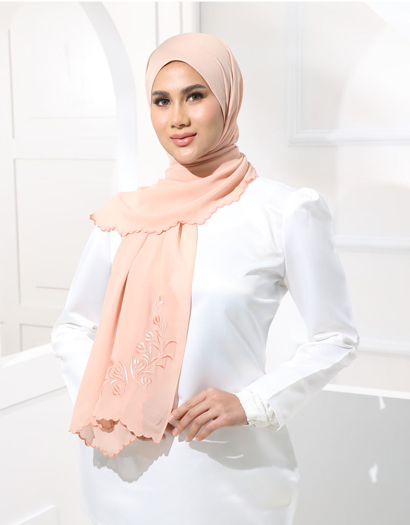 Maharani in Soft Peach
